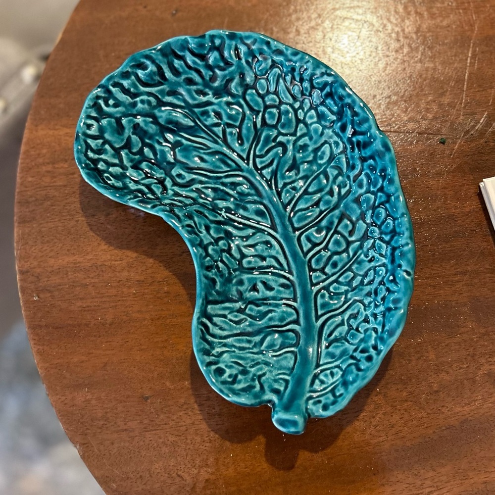 Curved Leaf Ceramic Tray/Dish Trinket